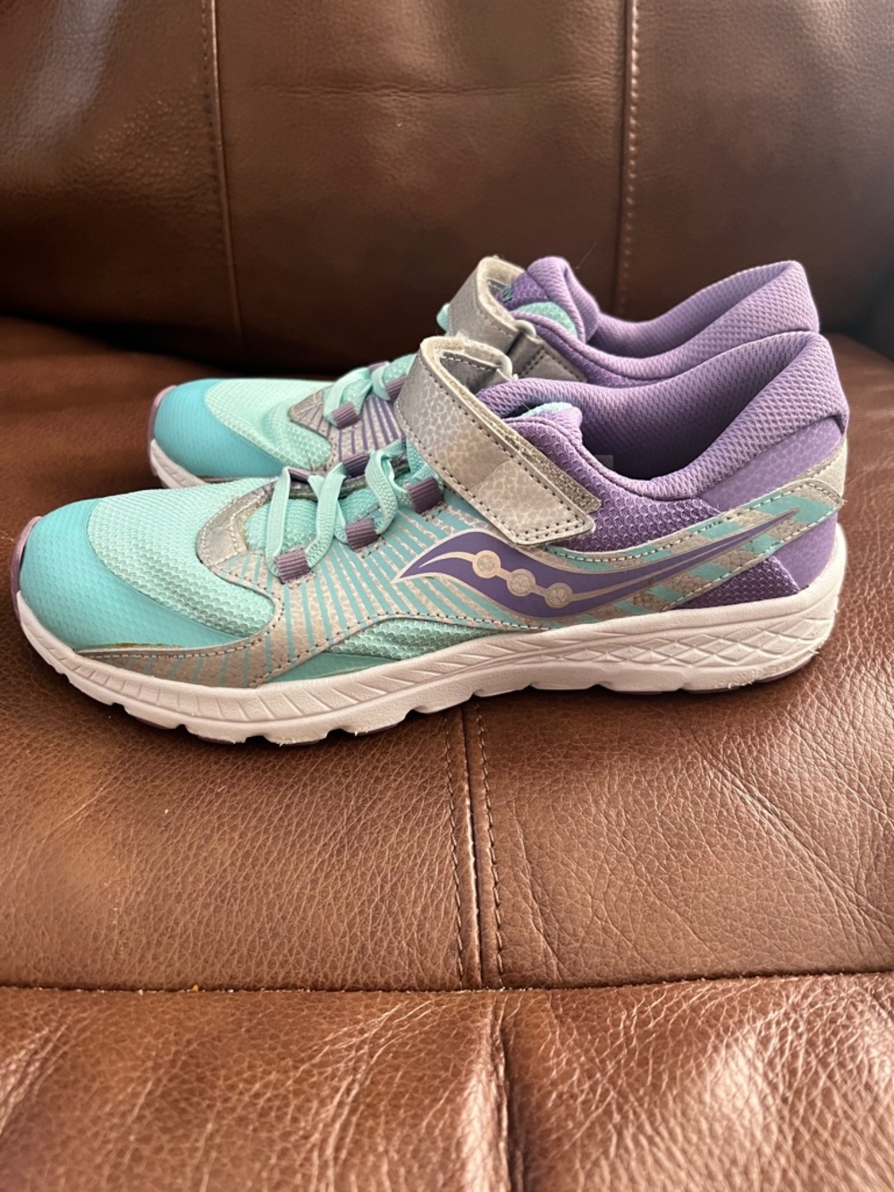 Saucony Kids Velocer Aqua & Purple Hook-and-Loop Athletic Sneakers Size 6